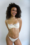 Maillot de bain CHN HAI AQUA Beige satiné et avec dentelle. Maintien parfait avec armatures et bretelles réglables pour un look lingerie 